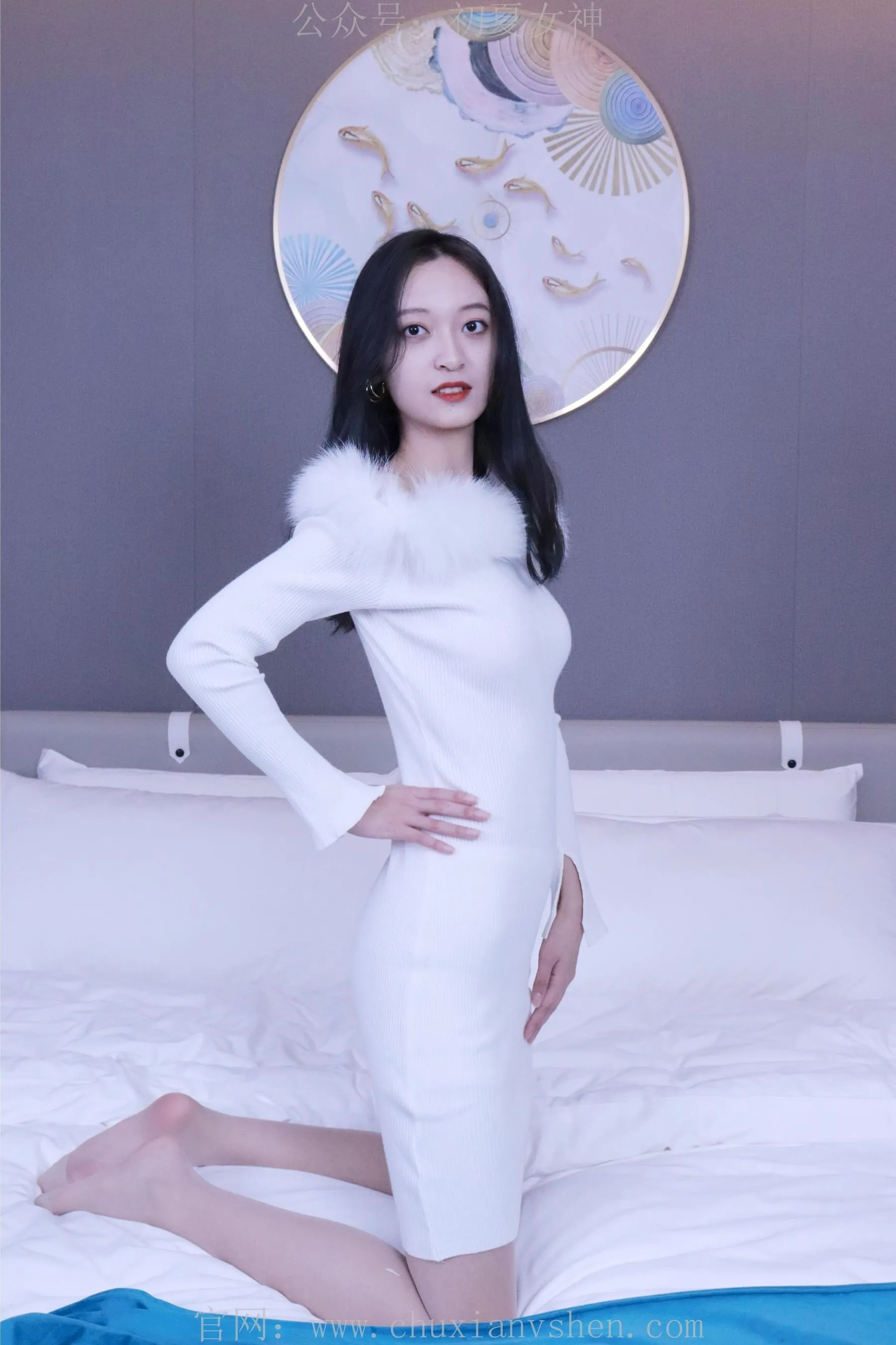 初夏女神 NO.010 依依 2022款白色毛领连衣裙搭白色短靴 [147P]插图5
